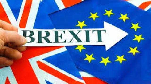 الاتحاد الاوروبي: يهدد بفرض رقابة جمركية على بريطانيا في حال خروجها دون اتفاق