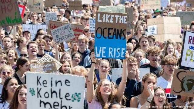 احتجاجات نشطاء المناخ خلال نهاية الأسبوع في ألمانيا