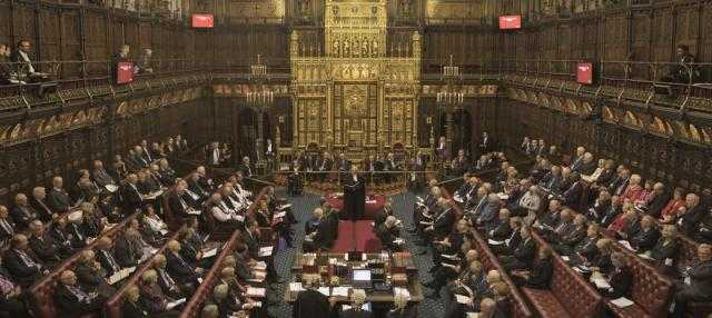 مجلس اللوردات البريطاني يصدق على مشروع قانون برفض «بريكست» دون اتفاق