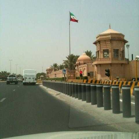 صحيفة كويتية: طائرة مسيرة تخترق مجال الكويت وتحلق فوق قصر الأمير