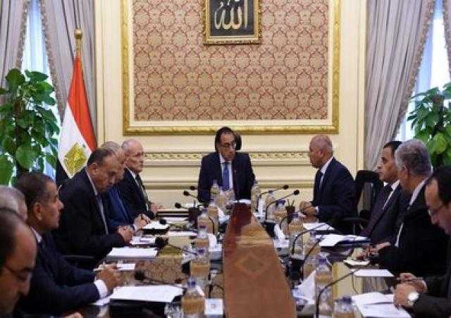 رئيس الوزراء يُتابع تكليفات الرئيس السيسي بتوطين صناعة الجرارات وعربات السكك الحديدية في مصر