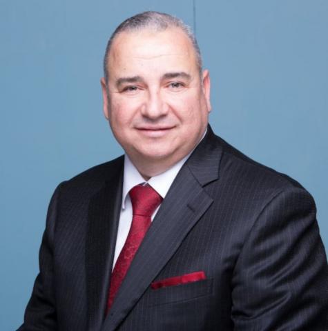 الدكتور محي حافظ رئيس لجنة الصحة والصناعات الدوائي