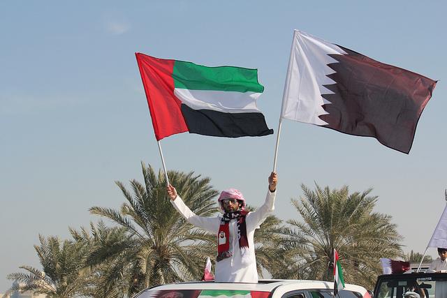 علم الإمارات وقطر