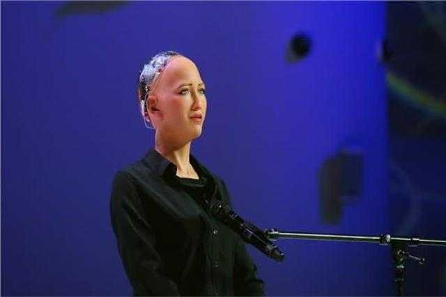 «الروبوت صوفيا» تتحدث أمام منتدى شباب العالم بشرم الشيخ