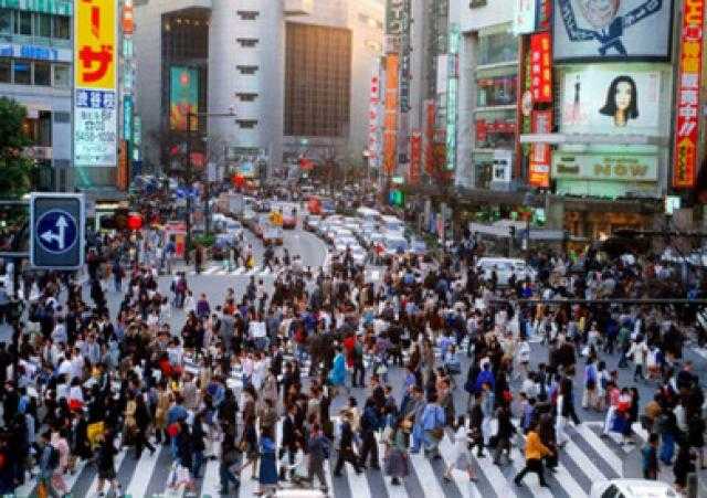 بعد العجز في عدد السكان وإغلاق المدارس وإلغاء القطارات.. هل تنقذ الهجرة مستقبل اليابان؟