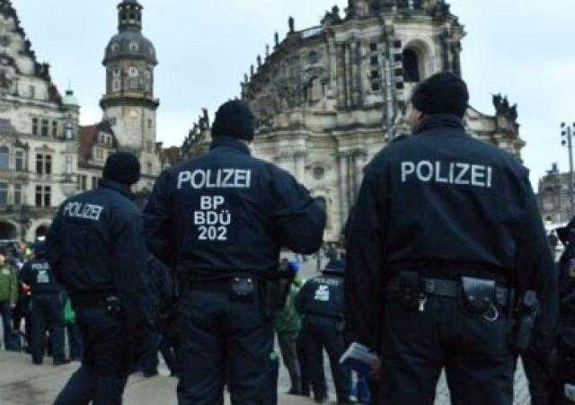الشرطة الألمانية تحرر 11 لاجئا من ثلاجة شاحنة