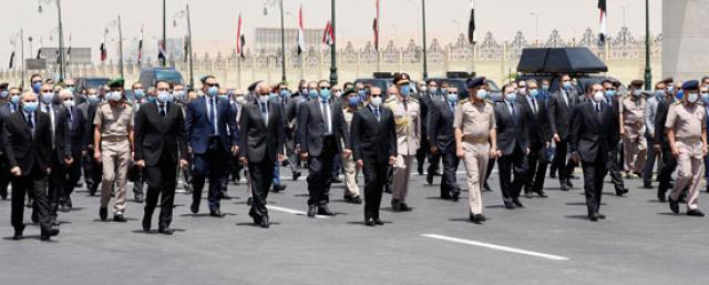 الرئيس عبد الفتاح السيسى يتقدم جنازة الفريق العصار