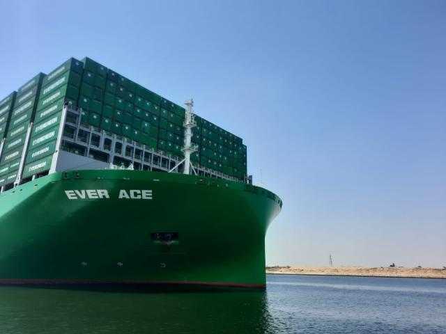 قناة السويس تشهد عبور أكبر سفينة حاويات فى العالم اليوم