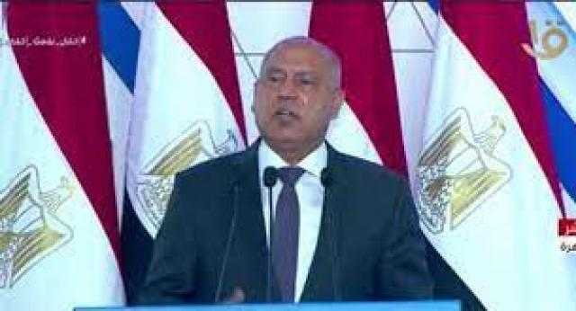 وزير النقل يستعرض أمام الرئيس السيسي عمليات تطوير ميناء الإسكندرية الكبير