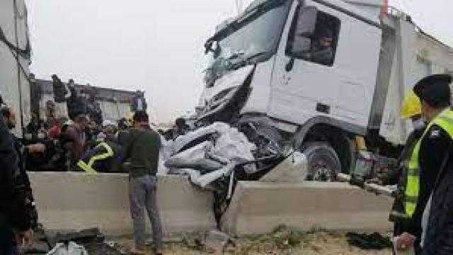 نيابة العامرية تحقق فى إصابة 5 أشخاص إثر تصادم 4 سيارات ملاكى بسيارة نقل على طريق الإسكندرية ـ القاهرة