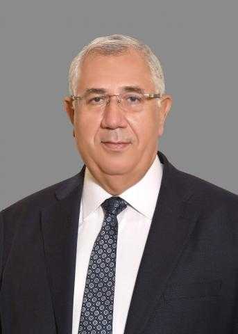 وزير الزراعة يعلن موافقة الإمارات على استيراد الدواجن المصرية المصنعة ومنتجاتها 