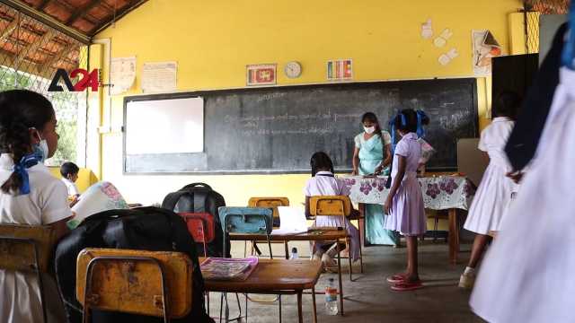 احلام العصر .. سريلانكا تلغي امتحانات مدرسية لملايين الطلاب و السبب..