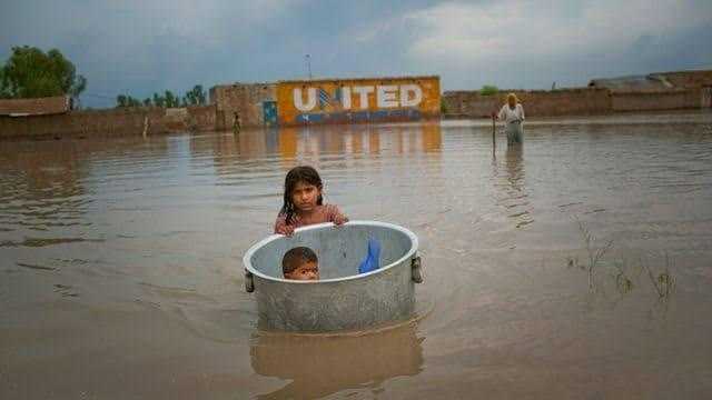 الصحة العالمية تحذر من كارثة صحية عامة بسبب فيضانات باكستان