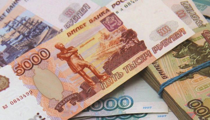 عاجل.. بورصة موسكو.. اليورو يتراجع أمام الروبل الروسي