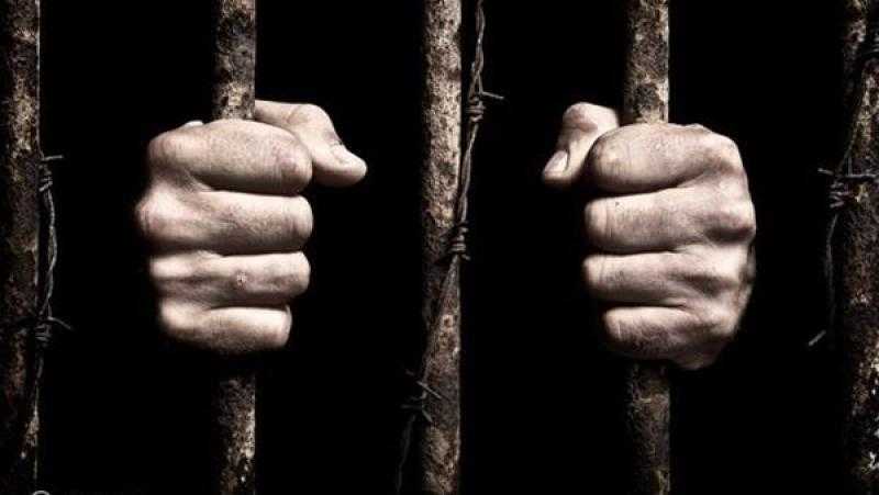 حبس المتهم لحيازته مخدري الآيس والحشيش في كرداسة