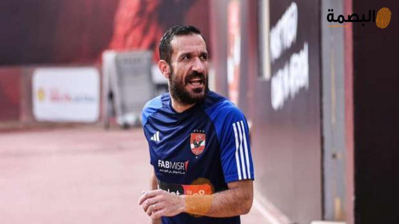 علي معلول لاعب الأهلي