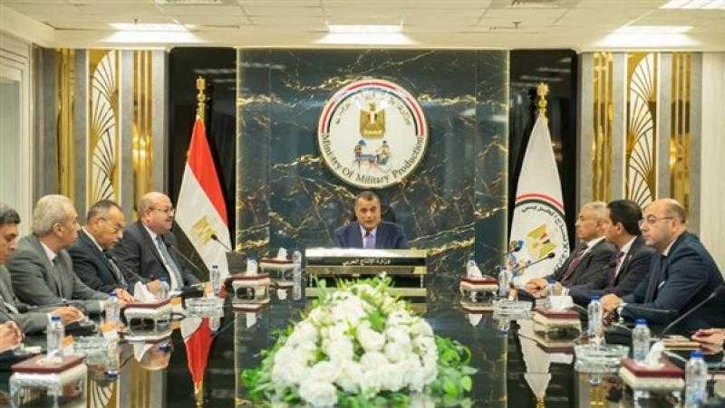 وزير الدولة للإنتاج الحربي يبحث مع  حماة الوطن أوجه التعاون المشترك