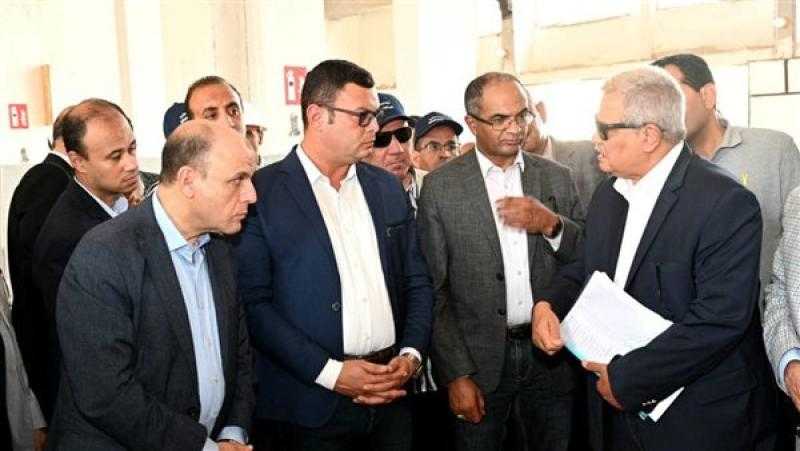 وزير الإسكان ومحافظ كفر الشيخ يتفقدان محطة مياه دسوق
