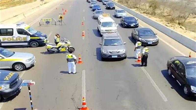 حملات مرورية مكثفة بالشوارع والميادين لضبط المخالفين