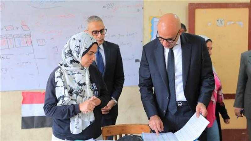 جولة مفاجئة لوزير التربية والتعليم في مدارس الجيزة والقاهرة