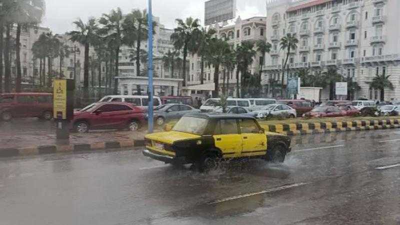 عاجل.. أمطار غزيرة تضرب الإسكندرية