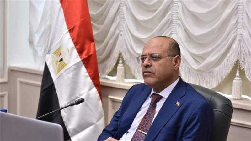 وزير العمل يعلن استخراج شهادات  مزاولة حرفة  للعمالة غير المنتظمة بالإسكندرية