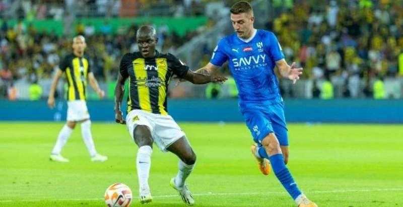 قمة الاتحاد والهلال تجذب أنظار عشاق الدوري السعودي