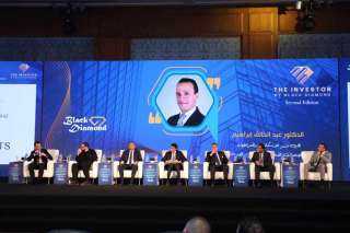 محمد الأتربي: عودة المستثمرين الأجانب لشراء أدوات الدين أدى لتراجع الدولار بعد ارتفاعه